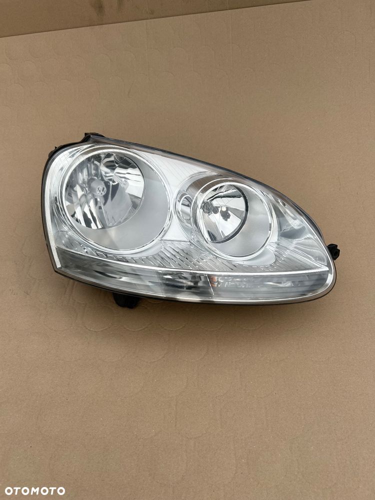 Lampa prawa Hella EUROPA VW GOLF 5 Jetta