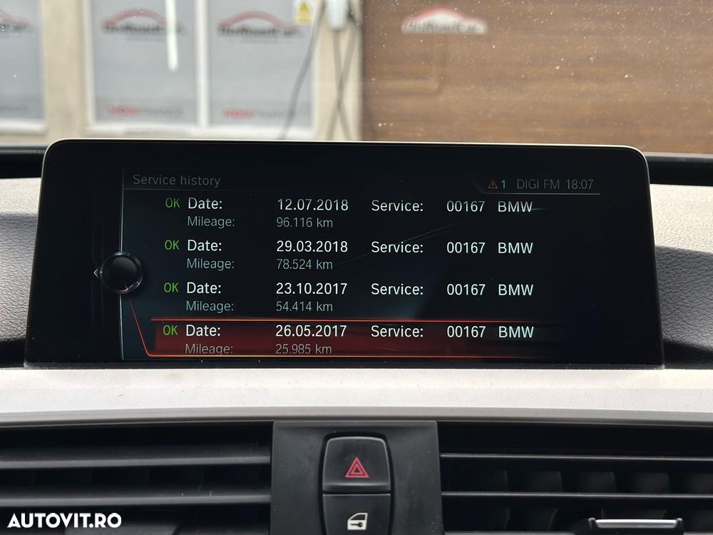 BMW Seria 3 325d Aut. Advantage - 33