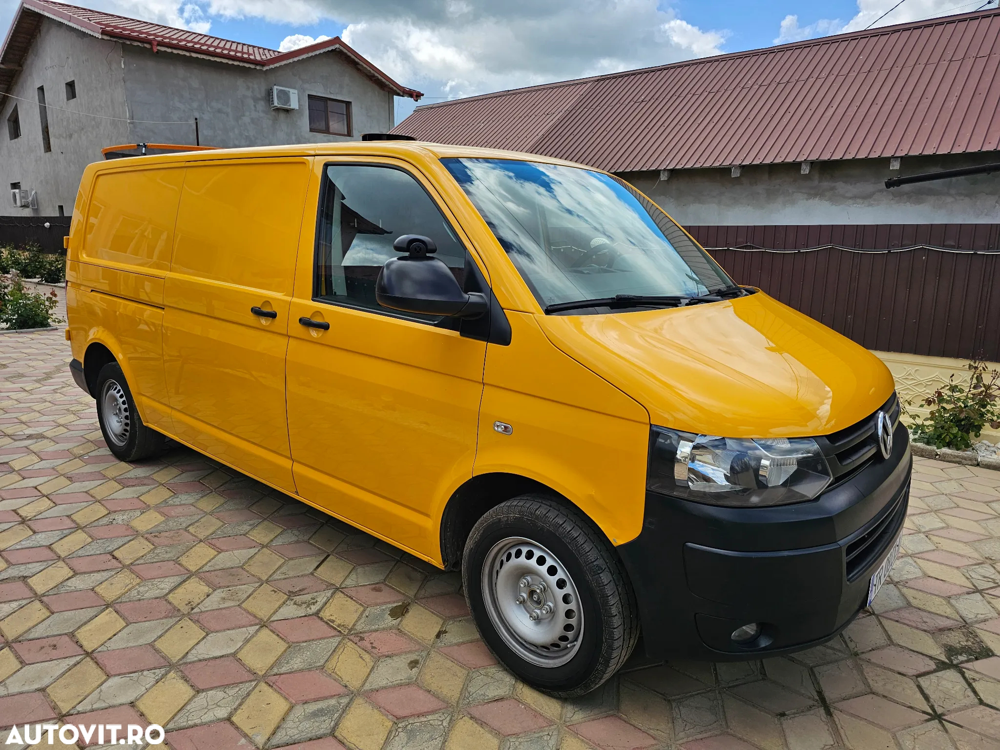 Volkswagen Transporter - 2