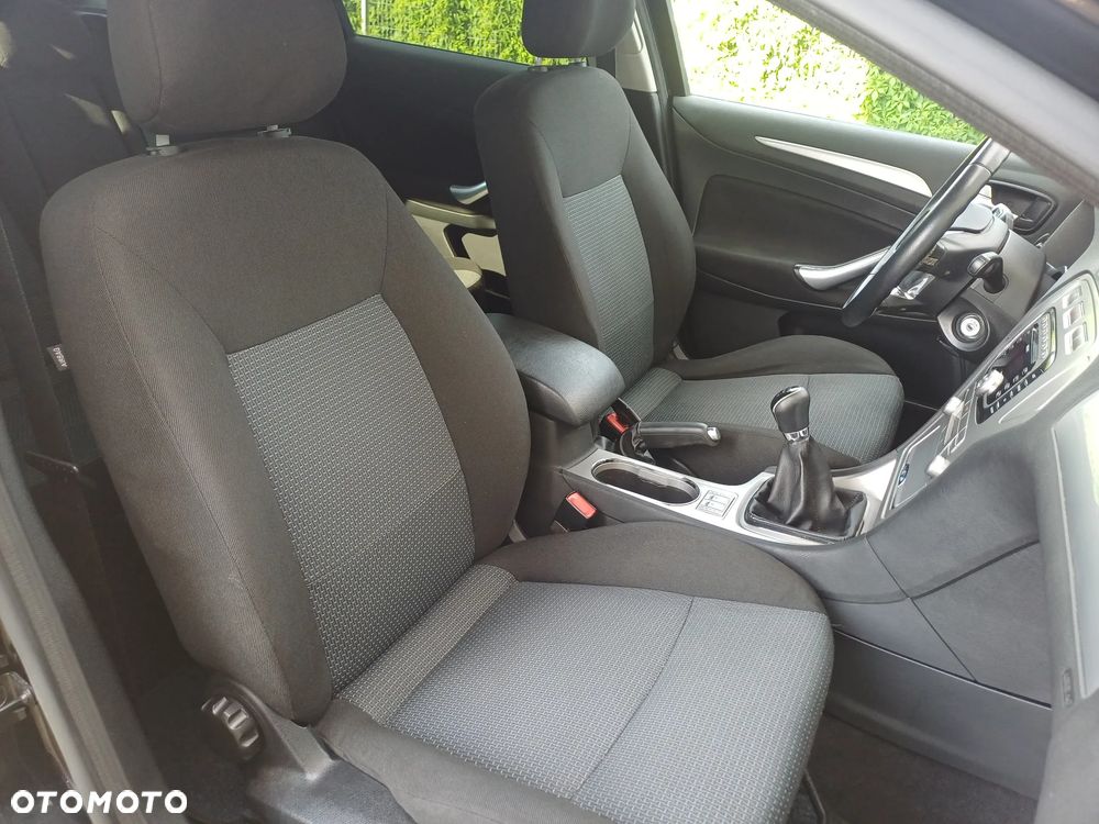 Ford Mondeo - 9