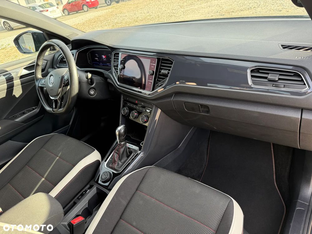 Volkswagen T-Roc - 13