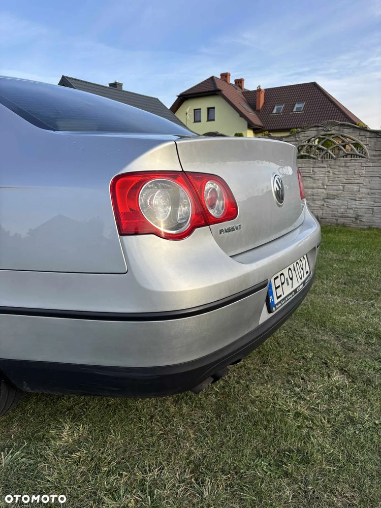 Volkswagen Passat - 11