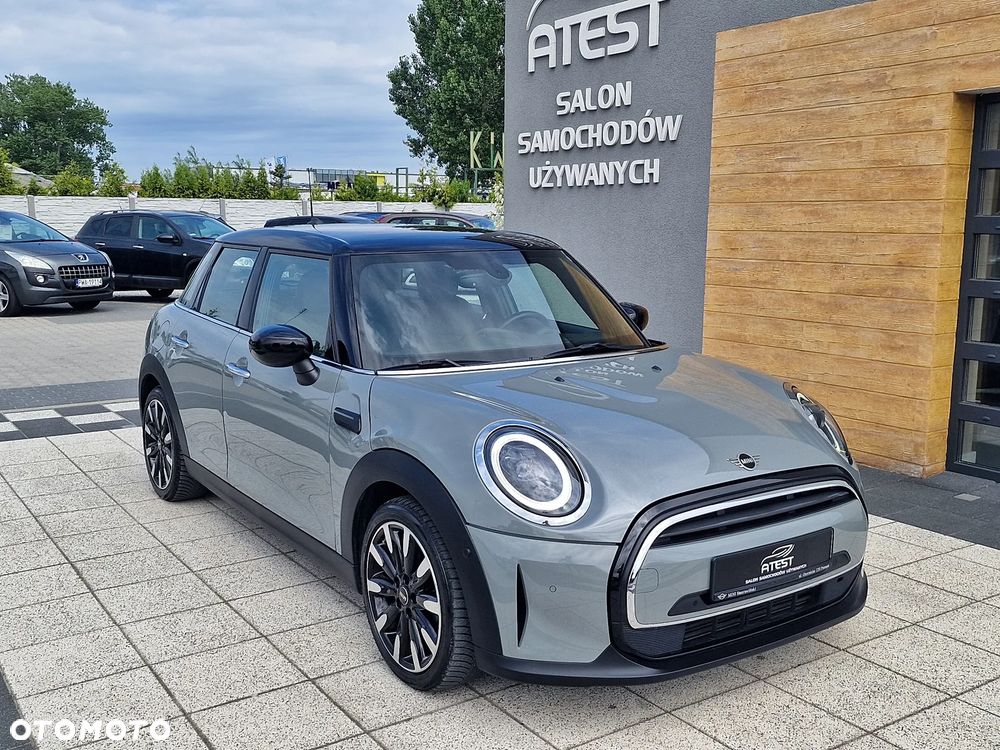 MINI Cooper Essential Trim - 4