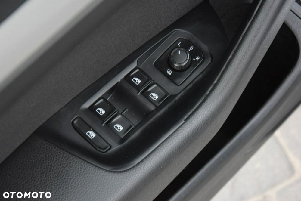 Volkswagen Passat - 19