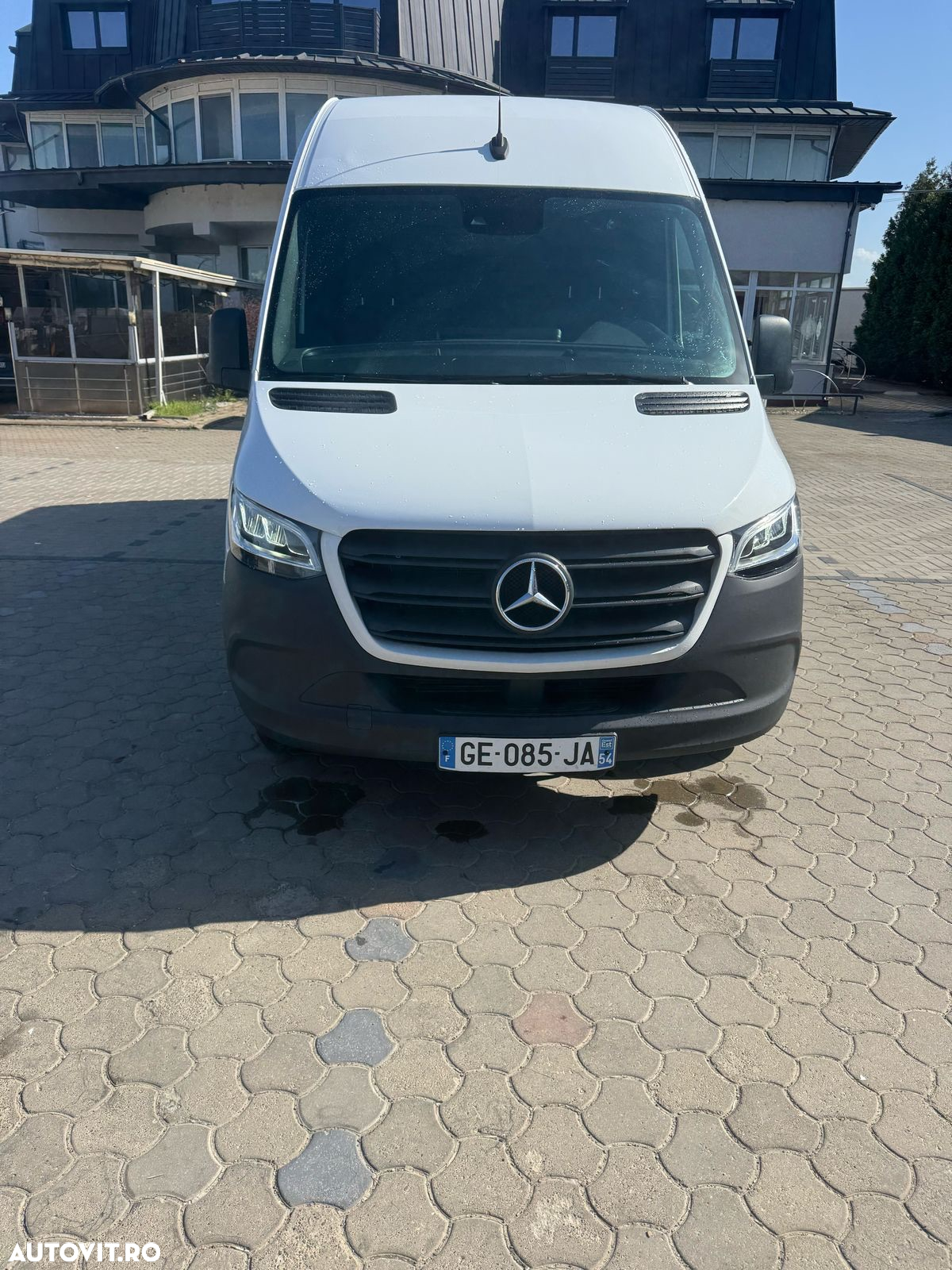 Mercedes-Benz Sprinter - 2