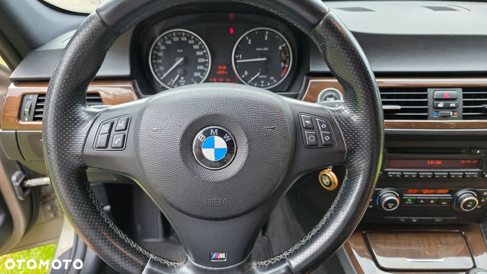 BMW Seria 3 318d - 32