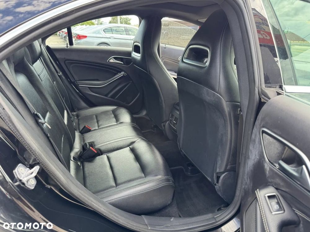 Mercedes-Benz CLA 250 4-Matic AMG Line 7G-DCT - 13