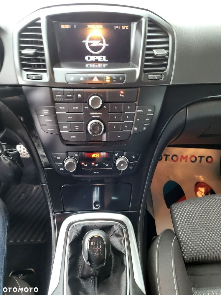 Opel Insignia - 30
