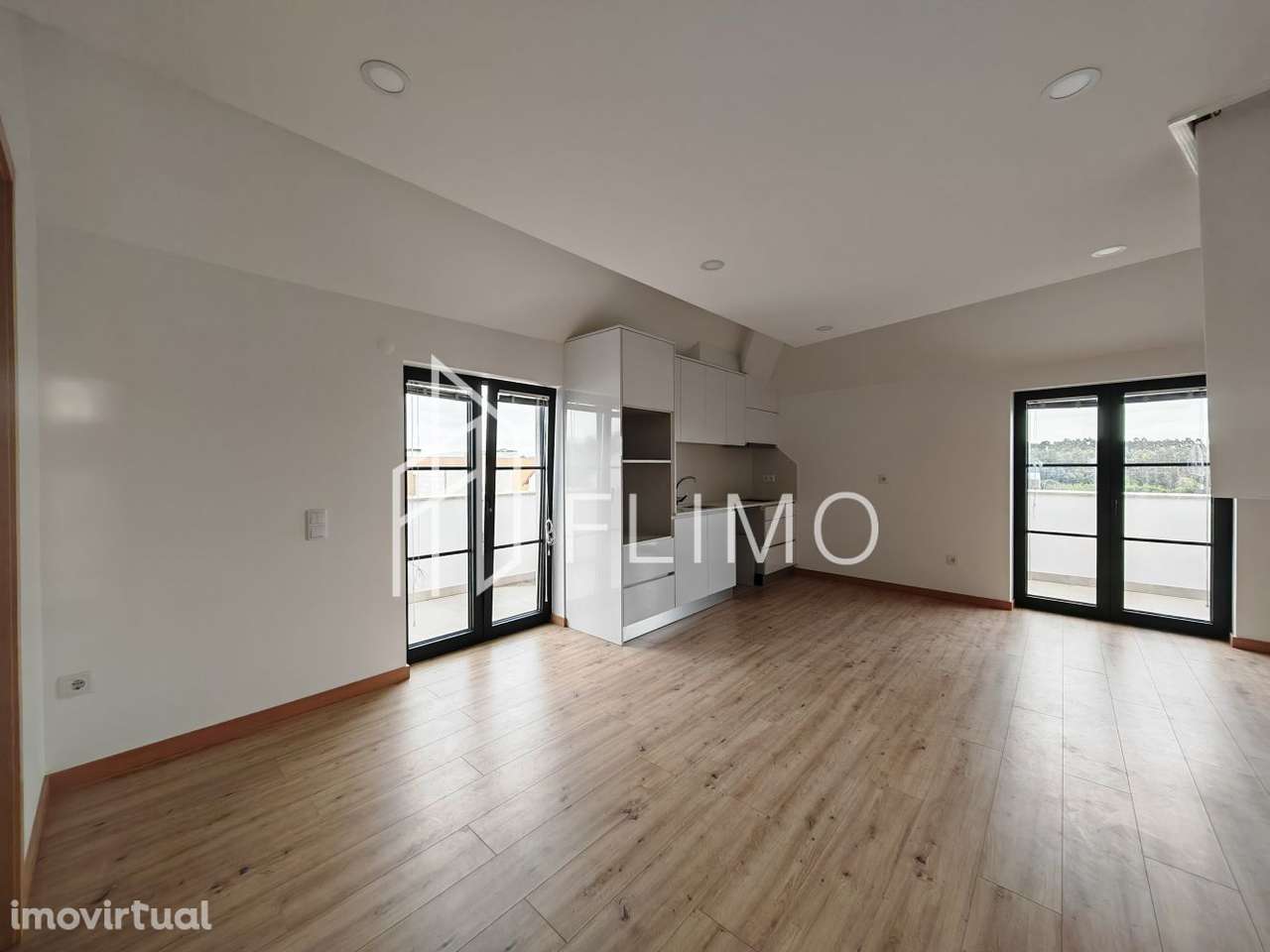 Apartamento de tipologia T0 no coração de Ovar - Grande imagem: 2/10