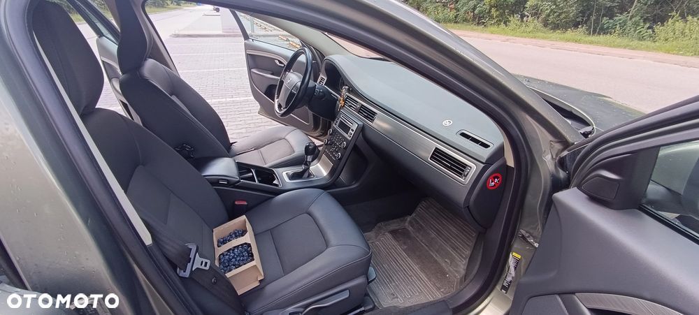 Volvo V70 2.0 Momentum - 8