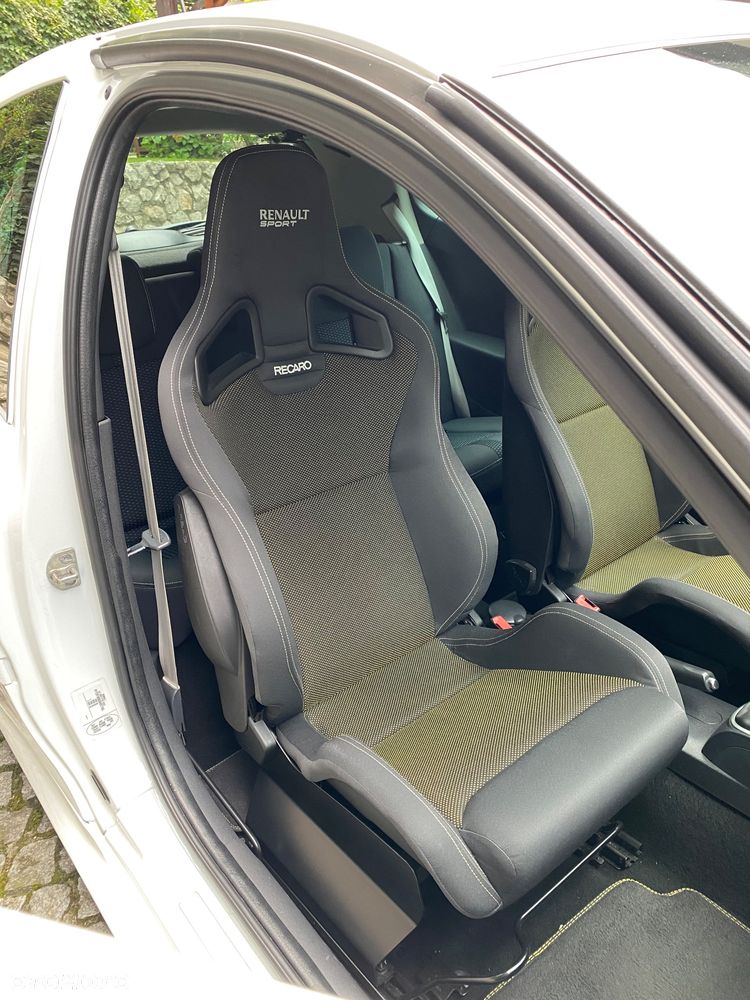 Renault Clio - 11