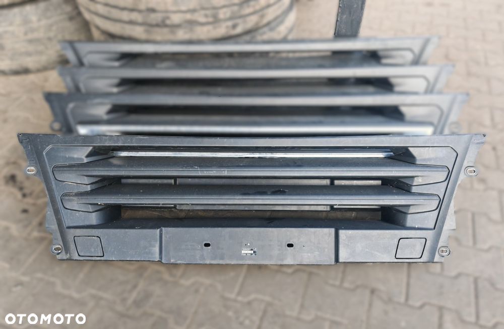 GRILL ZDERZAK PRZEDNI ŚRODKOWY MAN TGX EURO 6 81416106951 ORYGINAŁ - 1