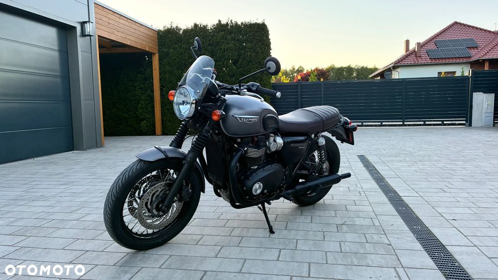 Triumph Bonneville - 10