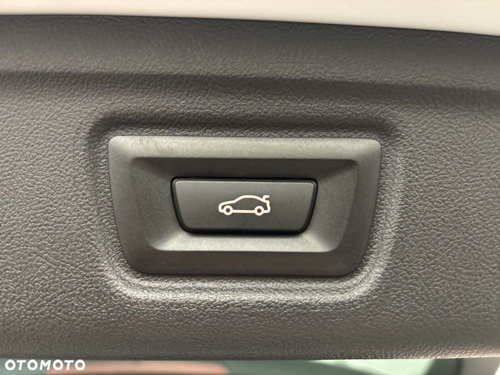 BMW Seria 3 320d xDrive M Sport sport - 19