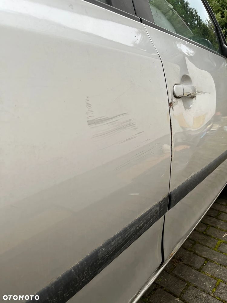 Skoda Fabia 1.2 HTP Ambiente - 10