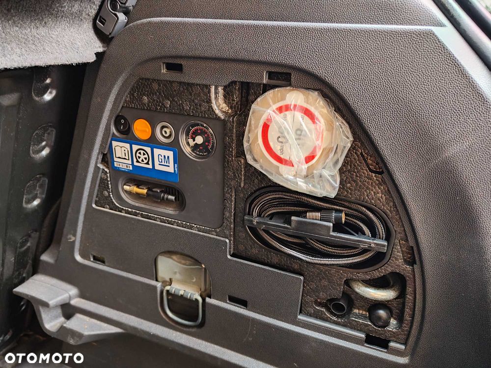 Opel Corsa - 8