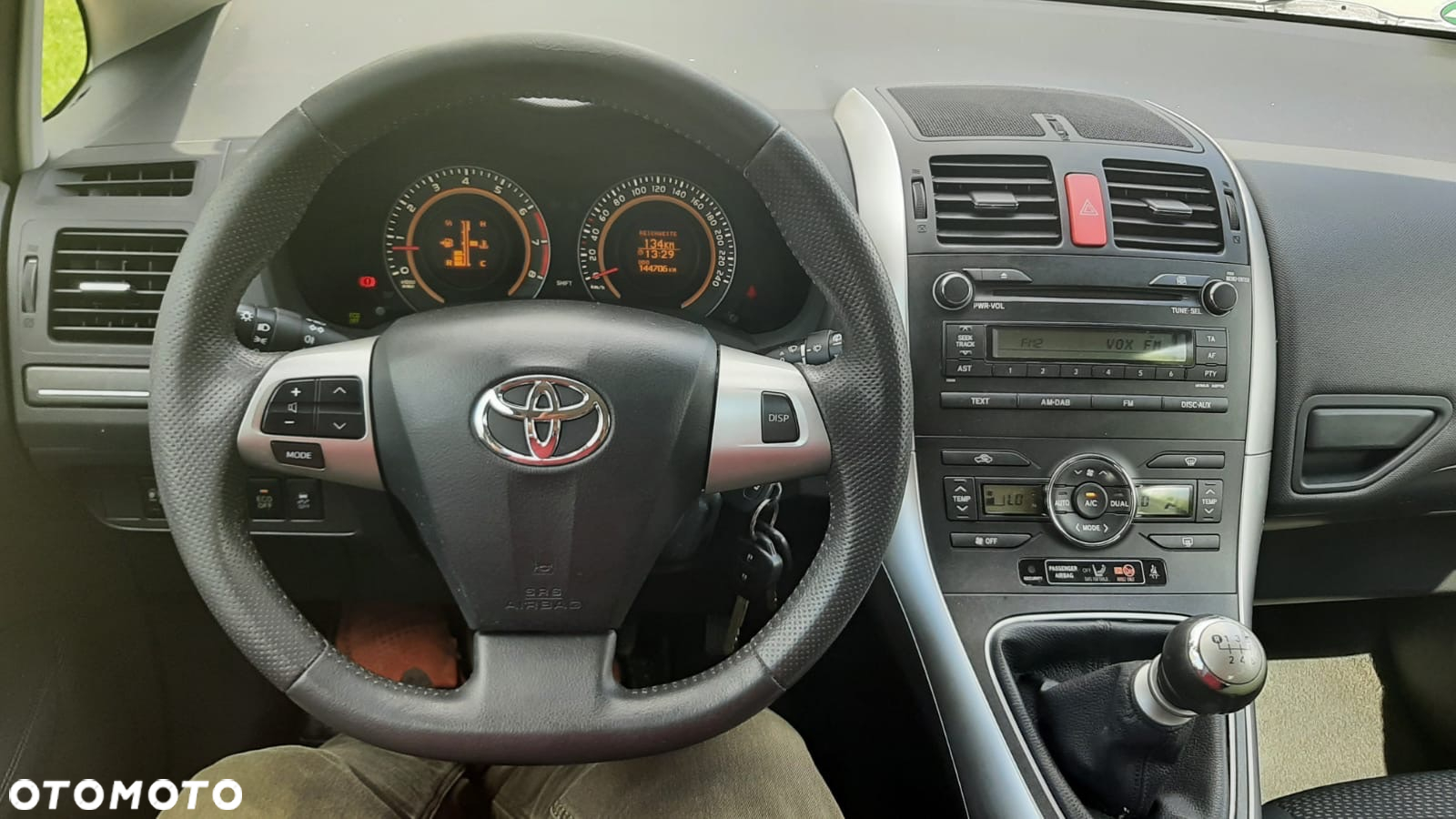 Toyota Auris 1.33 Dual-VVT-i Cool - 11