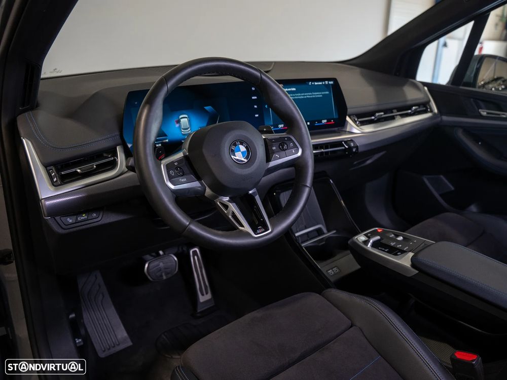 BMW 218 Active Tourer i Pack Desportivo M Auto - 9