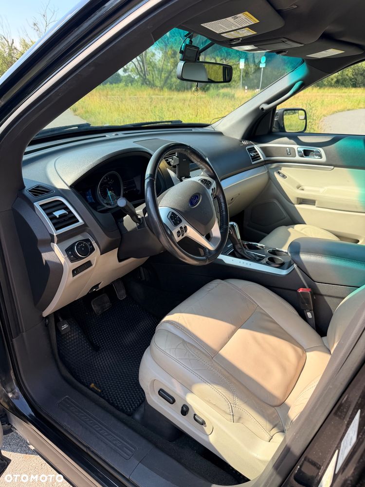 Ford Explorer - 10