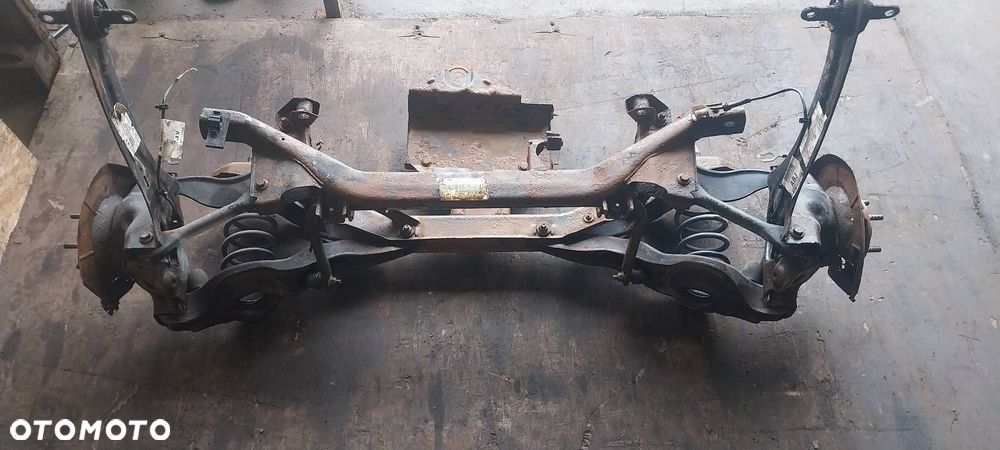 KOMPLETNE ZAWIESZENIE BELKA SANKI TYŁ FORD C-MAX I MK1 - 2