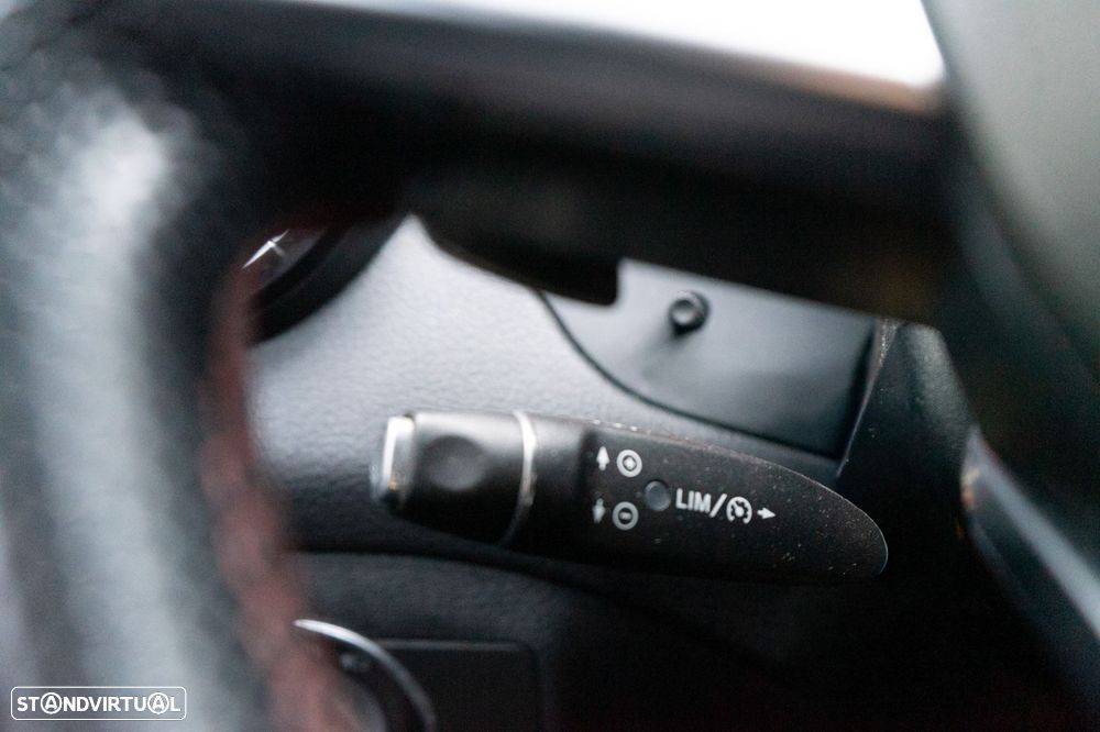 Mercedes-Benz CLA 180 d Shooting Brake AMG Line Aut. - 36