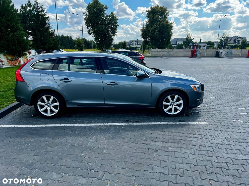 Volvo V60 T5 Geartronic Momentum - 4