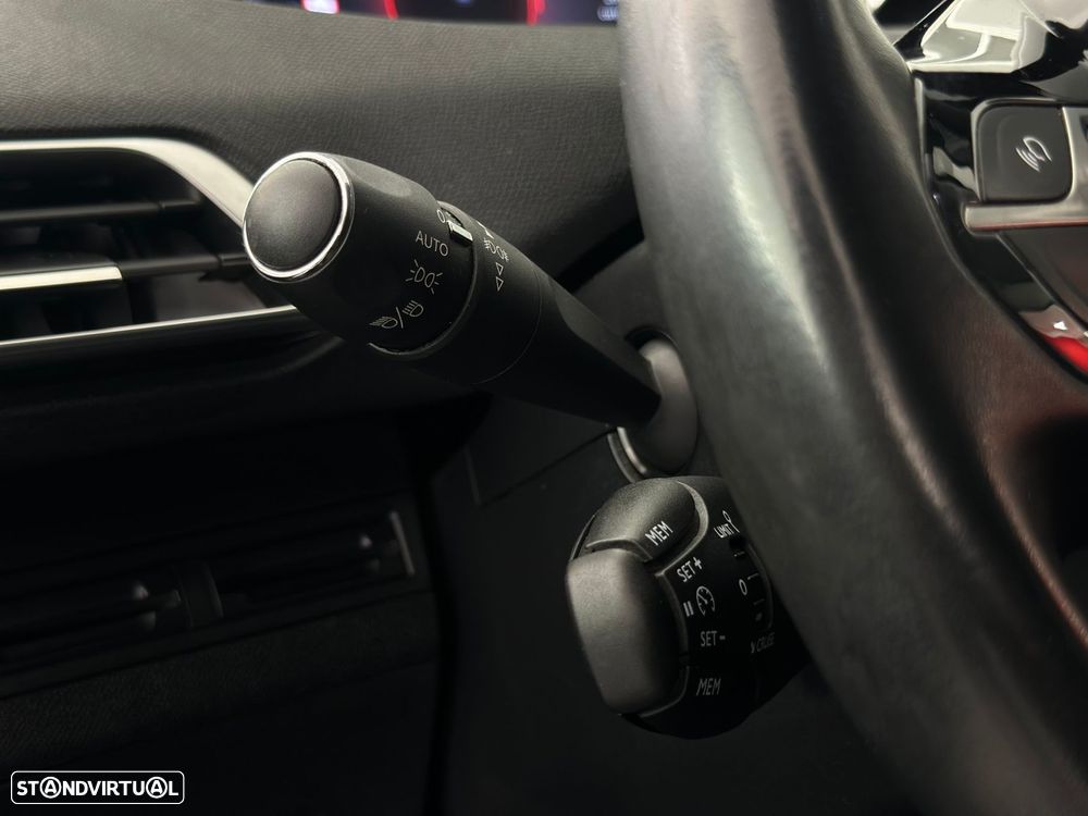 Peugeot 3008 1.2 PureTech Allure - 26