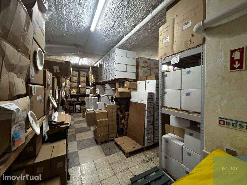 Armazém em Portimão - Grande imagem: 2/11