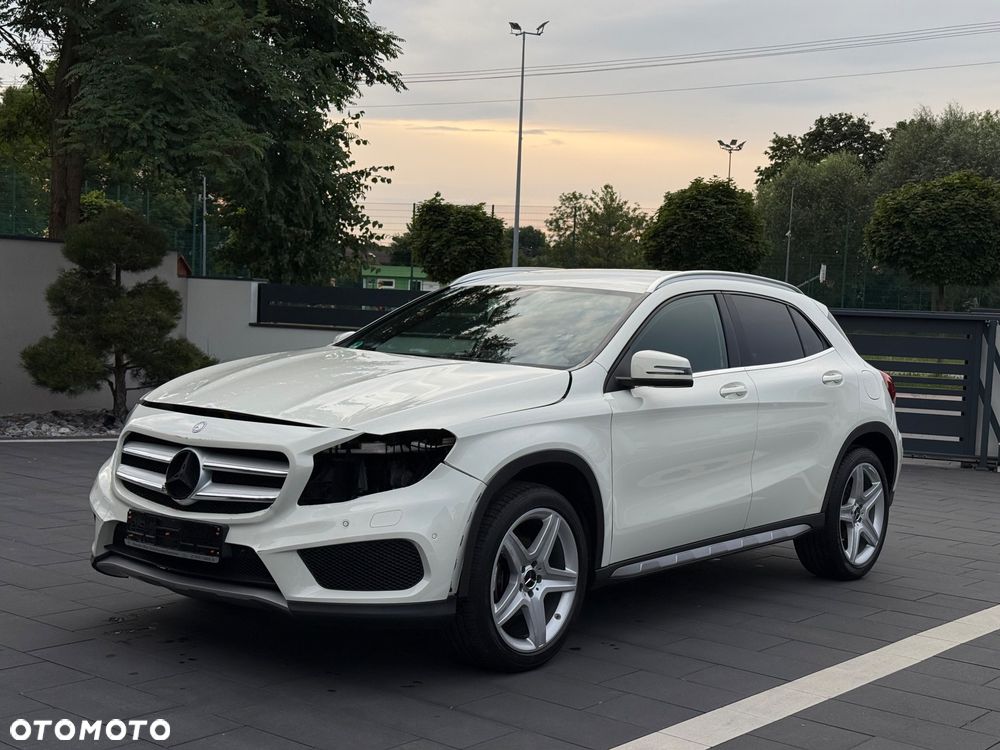 Mercedes-Benz GLA 200 AMG Line - 1