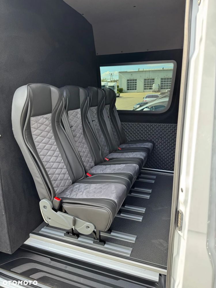 Mercedes-Benz Sprinter - 20