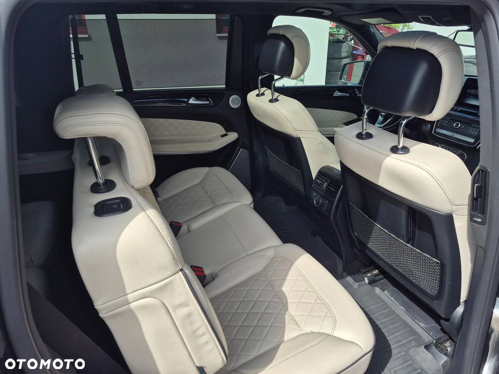 Mercedes-Benz GLS - 26