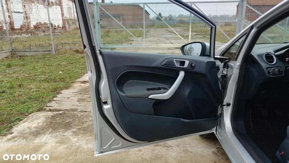 Ford Fiesta 1.6 TDCi Individual - 26