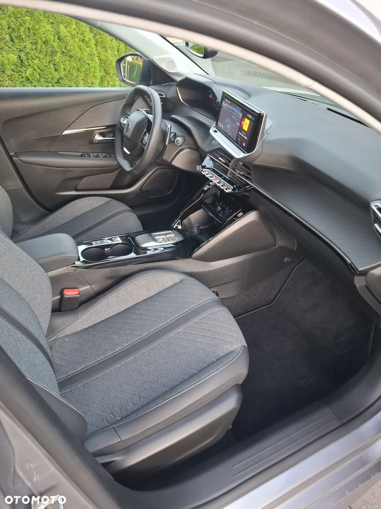 Peugeot 208 - 6