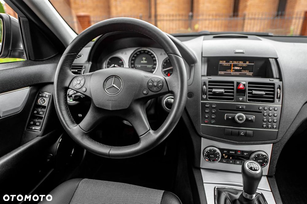 Mercedes-Benz Klasa C 200 Kompressor Avantgarde - 27