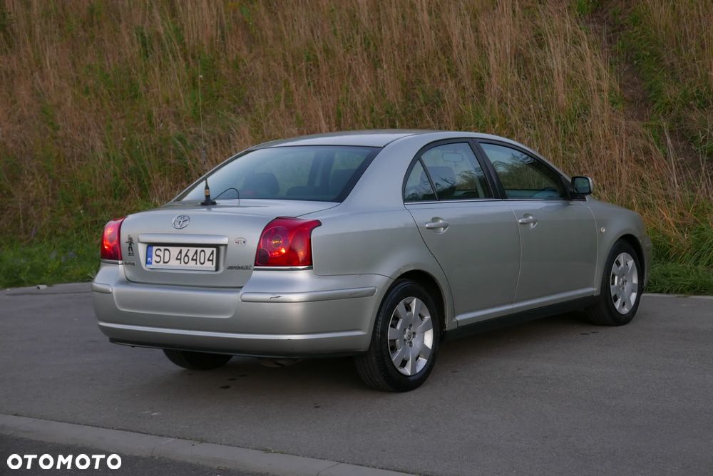 Toyota Avensis - 25