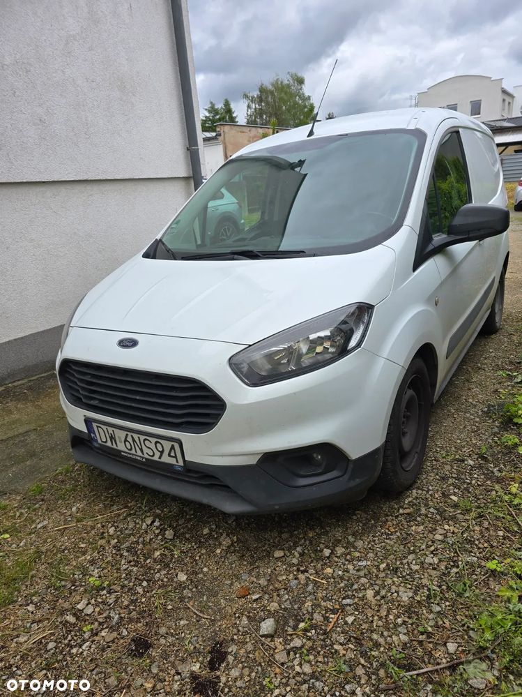 Ford Transit Courier - 1