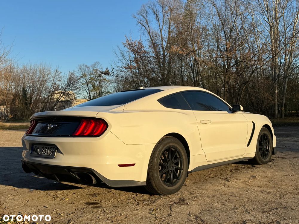 Ford Mustang - 7