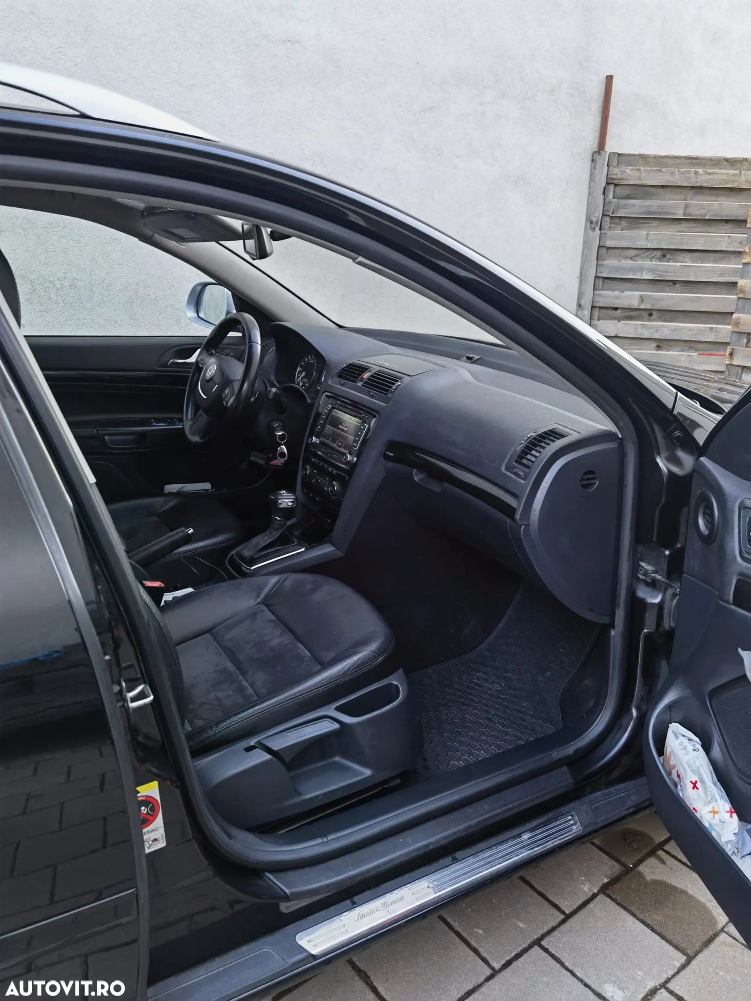 Skoda Octavia Combi 2.0 TDI Laurin Klement 4x4 DSG - 17