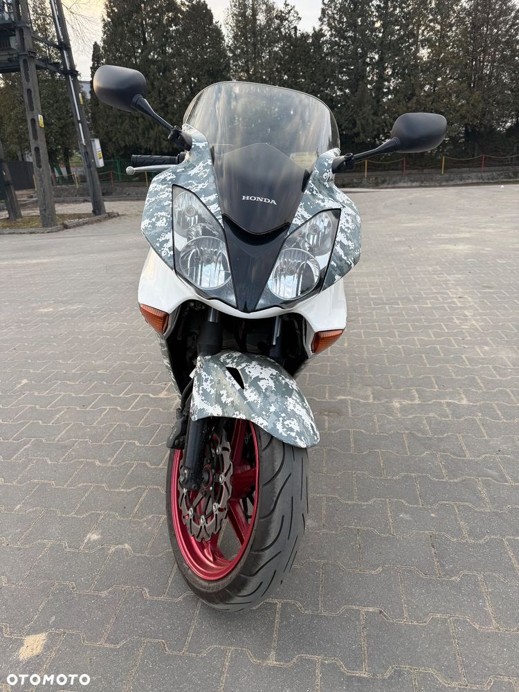 Honda VFR - 2