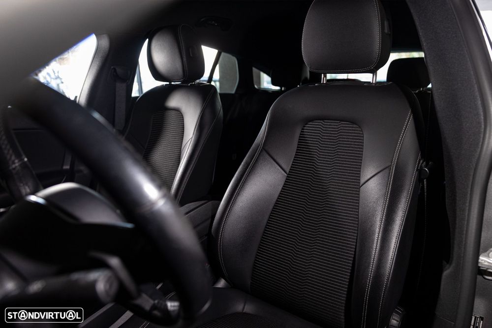 Mercedes-Benz CLA 250 e - 24