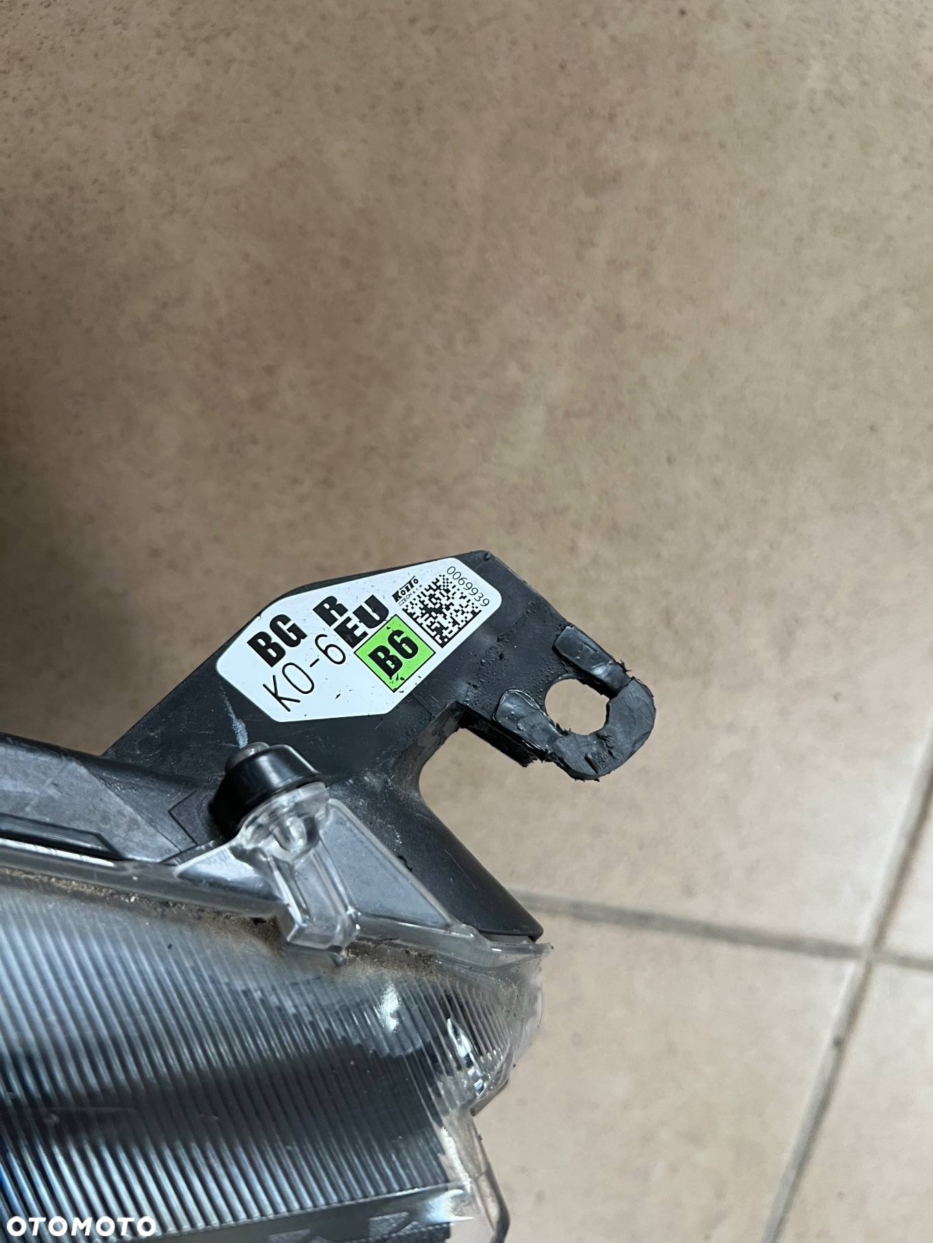 TOYOTA YARIS IV 2020- LAMPA PRAWY PRZÓD ZWYKŁA SOCZEWKA KOITO K0-6 EU B6 - 3