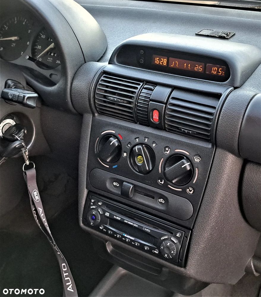 Opel Corsa 1.4 16v - 14