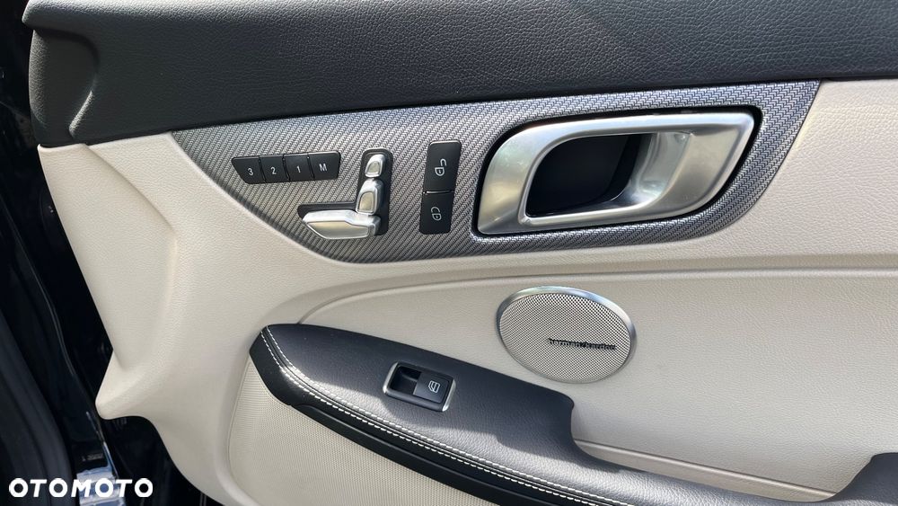 Mercedes-Benz SLC 300 9G-TRONIC RedArt Edition - 21