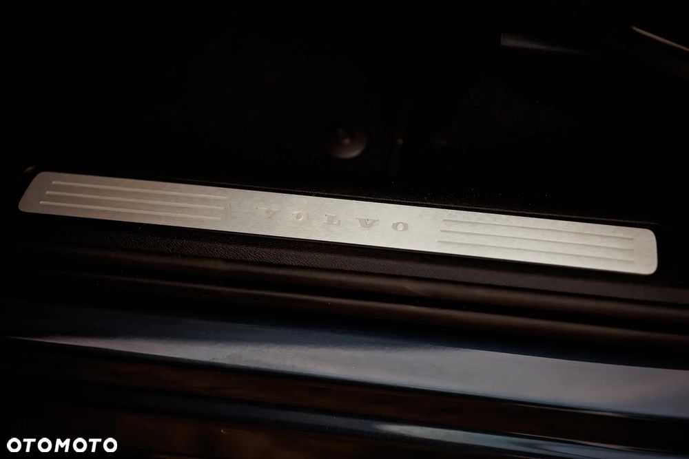 Volvo XC 60 B5 B AWD Plus Dark - 33