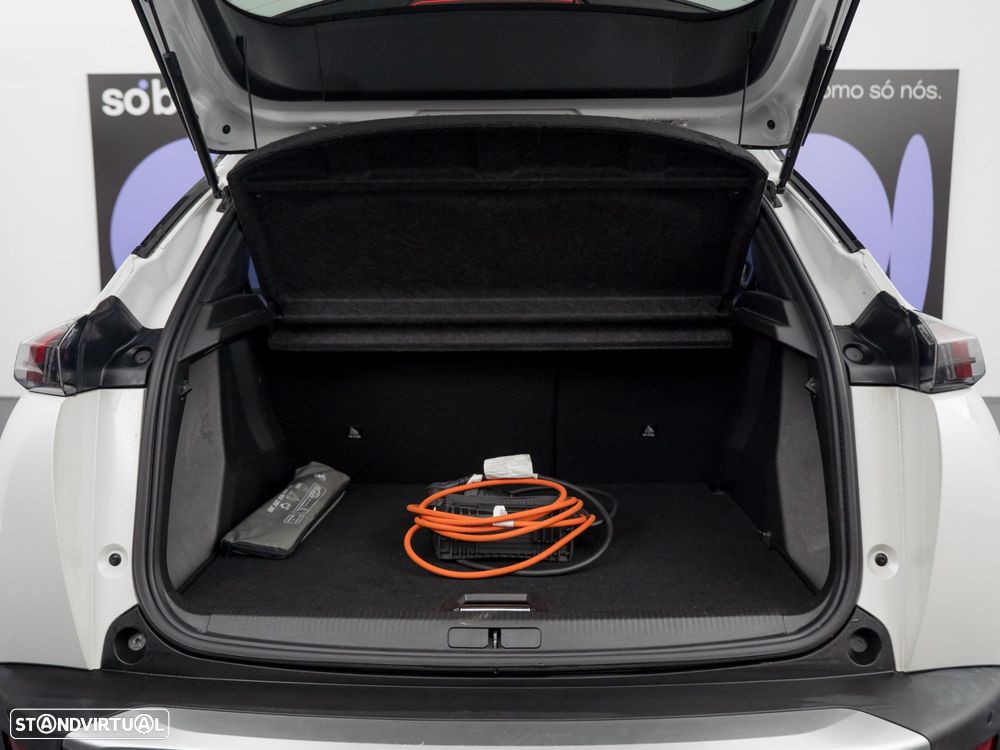 Peugeot e-2008 50 kWh GT - 11