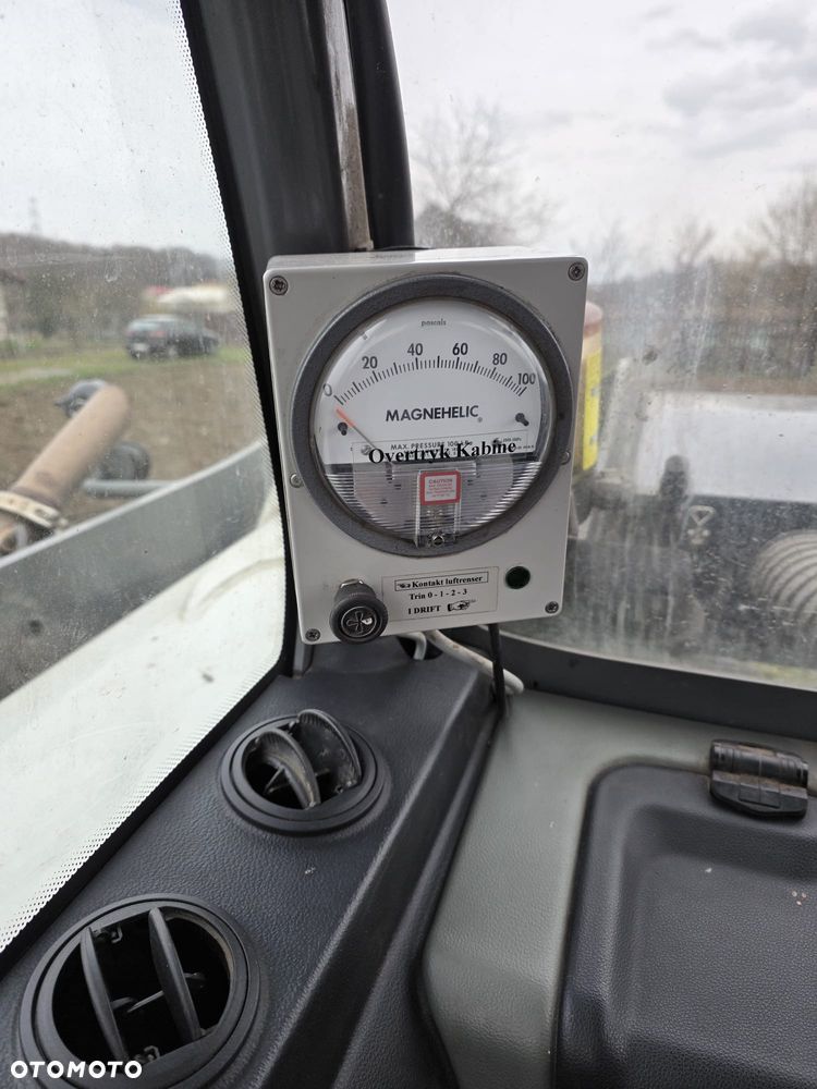 Claas Scorpion 7055 - 26