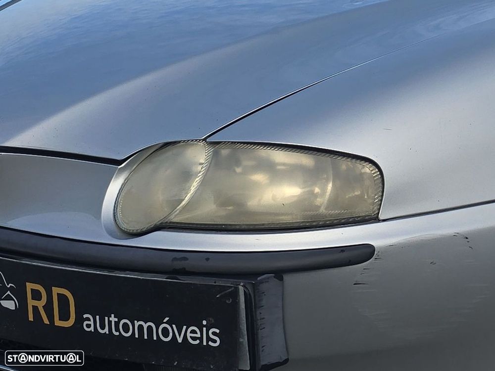 Alfa Romeo 147 1.9 JTD 16V Distinctive - 5