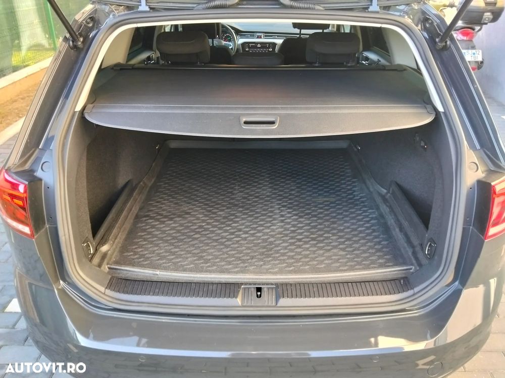 Volkswagen Passat 2.0 TDI DSG Comfortline - 13