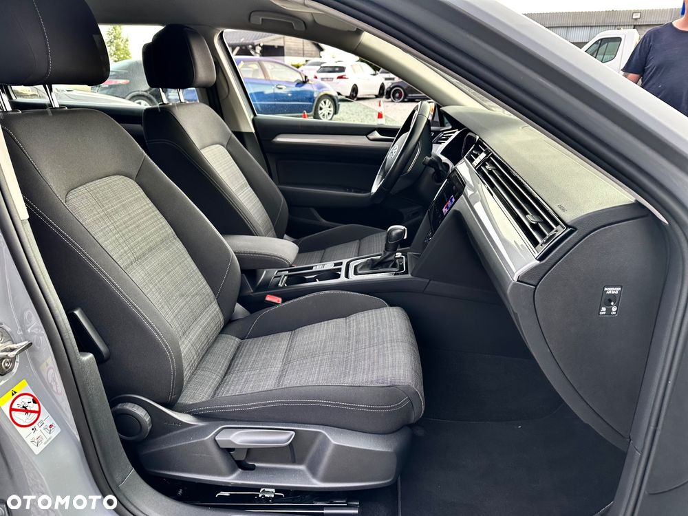 Volkswagen Passat 2.0 TSI Elegance DSG - 8