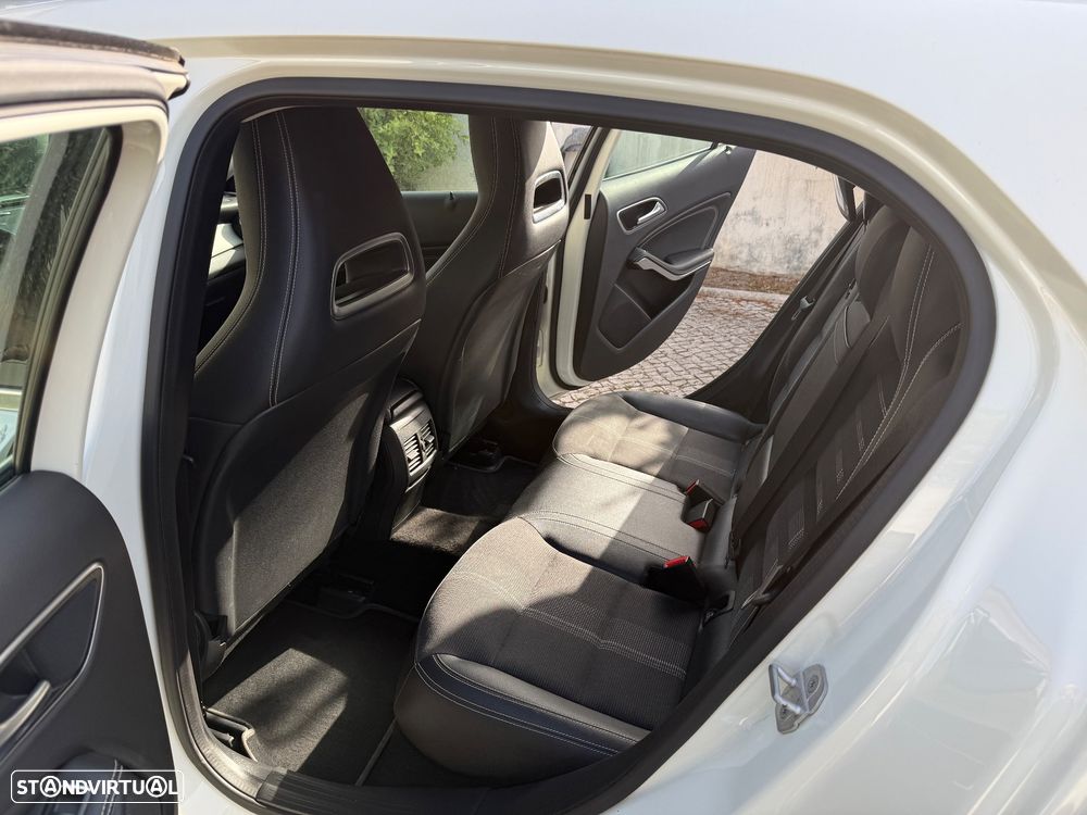 Mercedes-Benz GLA 180 d Urban Aut. - 11